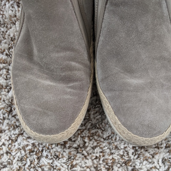 Vince Slip On Sneakers (Fits like a 7) - Picture 6 of 6